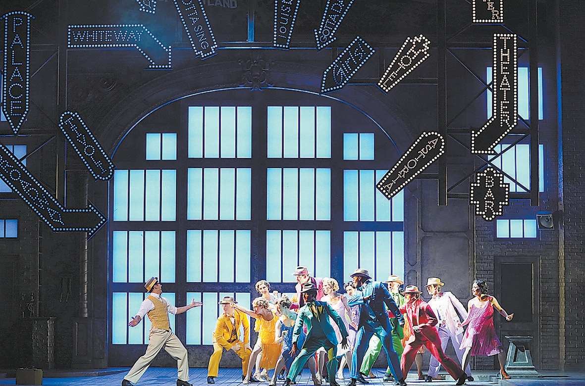 伦敦西区原版音乐剧《雨中曲》惊艳上演 